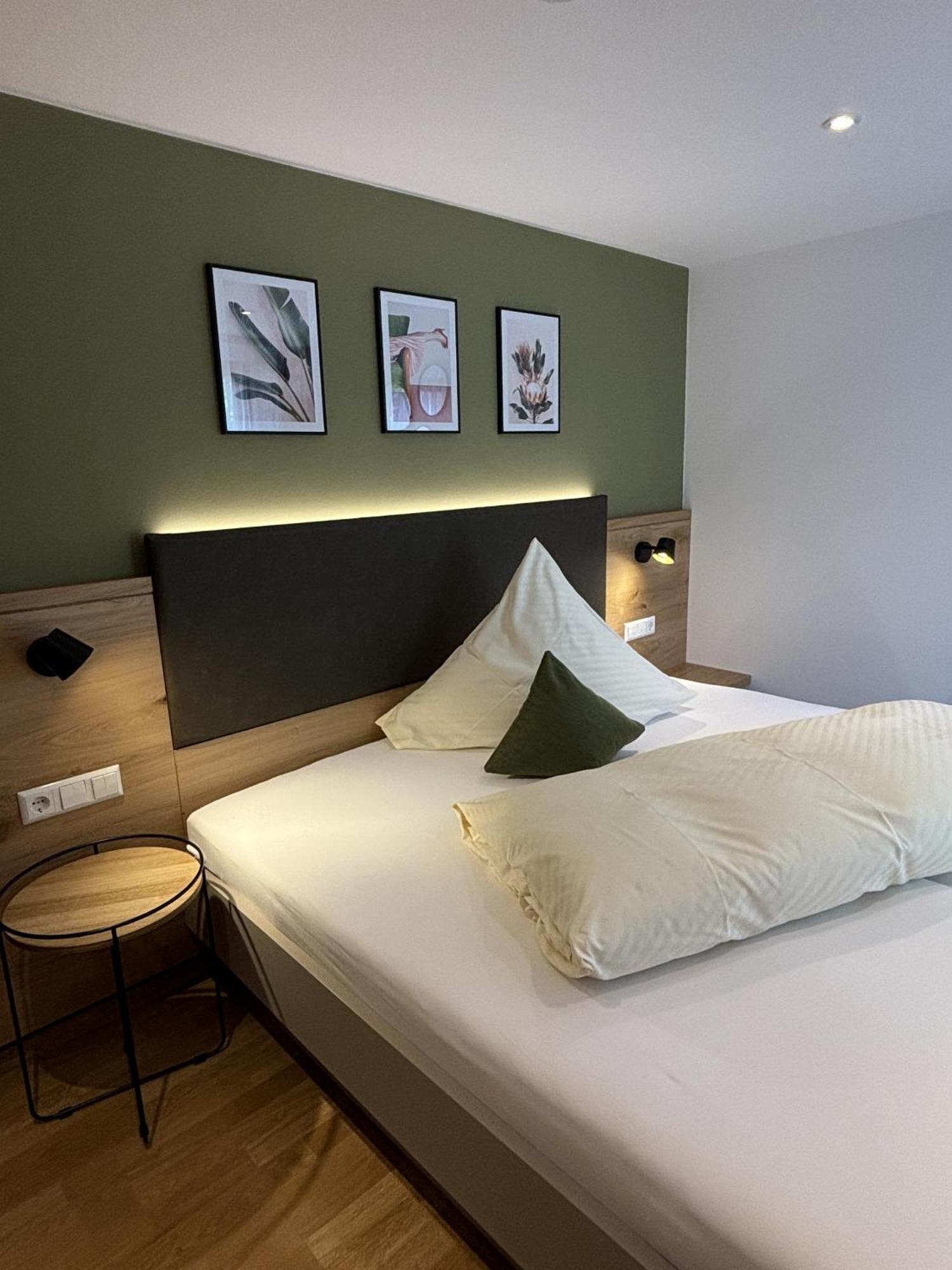 Landgasthaus Zur Linde, Neusatz Bühl Kamer foto