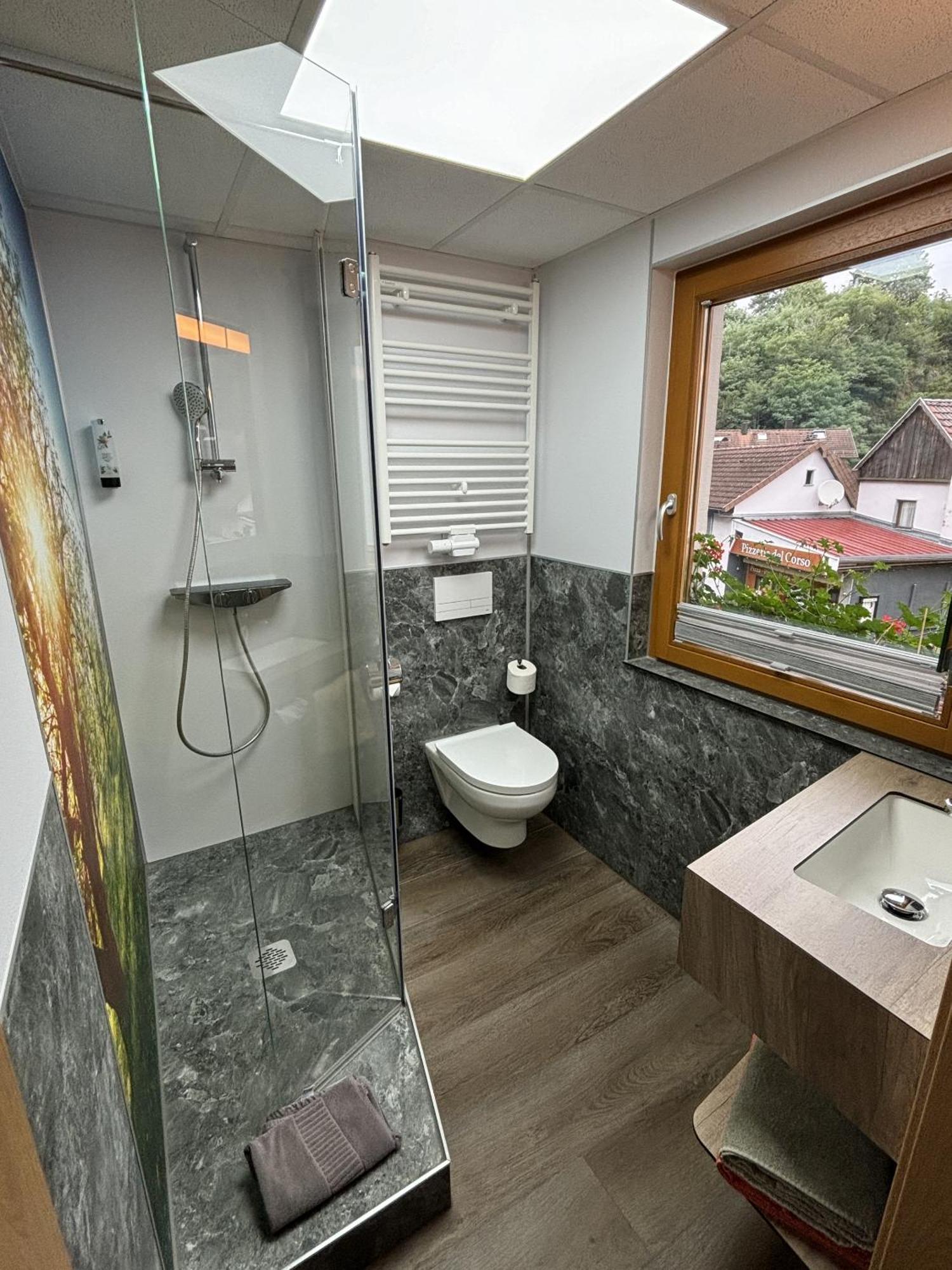 Landgasthaus Zur Linde, Neusatz Bühl Kamer foto